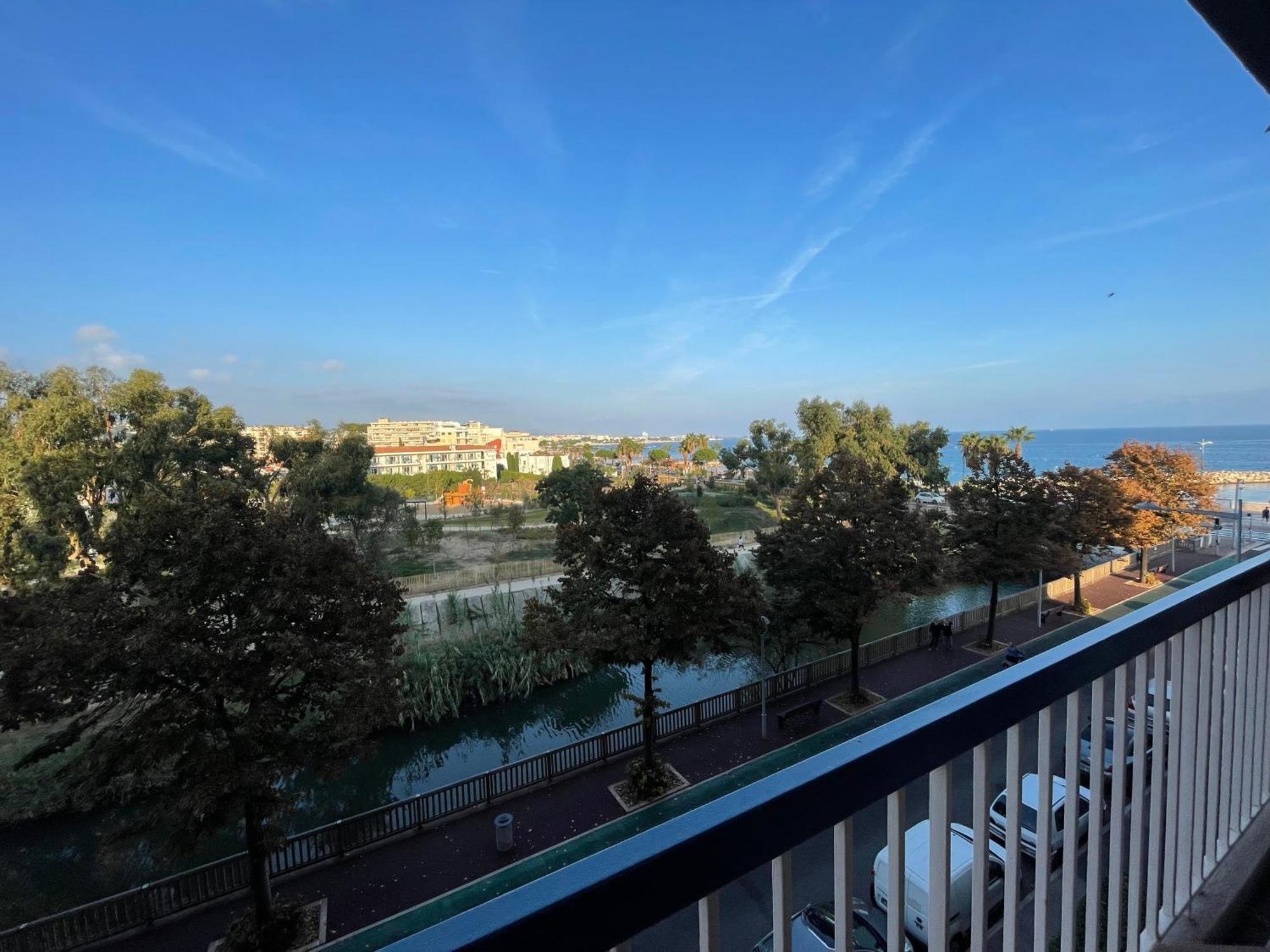 Vue Sur Mer - Magnifique Appartement Tout Confort - Terrasse Et Parking Prive Cagnes-sur-Mer Eksteriør billede