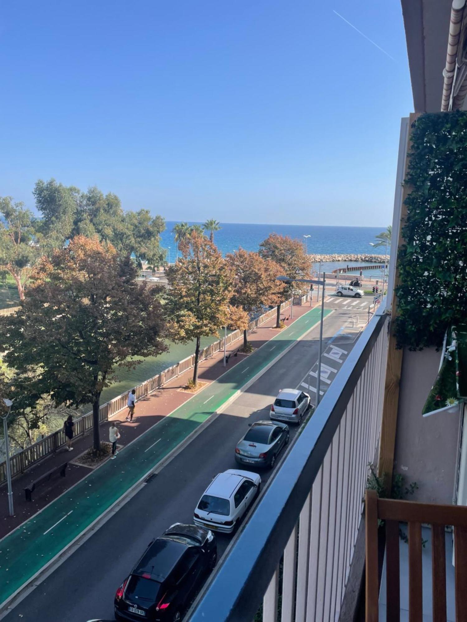 Vue Sur Mer - Magnifique Appartement Tout Confort - Terrasse Et Parking Prive Cagnes-sur-Mer Eksteriør billede