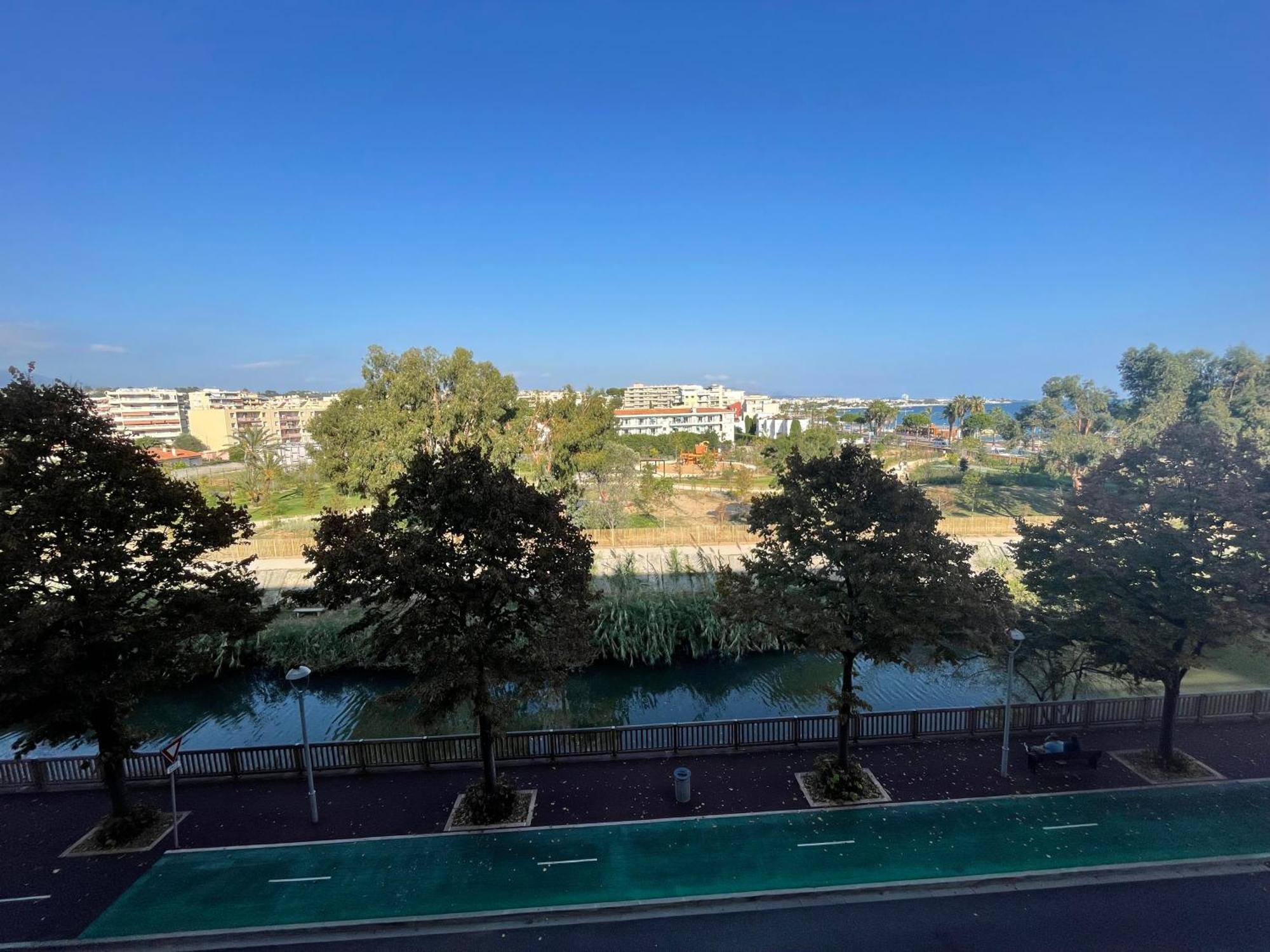 Vue Sur Mer - Magnifique Appartement Tout Confort - Terrasse Et Parking Prive Cagnes-sur-Mer Eksteriør billede